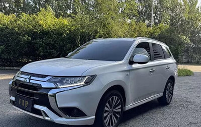 Mitsubishi Outlander III рестайлинг 3, 2022 год, 1 800 000 рублей, 1 фотография
