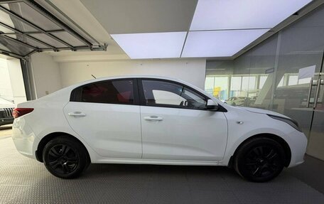 KIA Rio IV, 2018 год, 1 360 000 рублей, 5 фотография