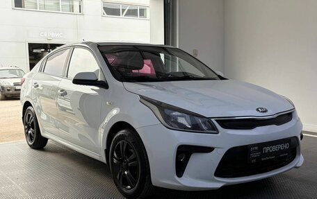 KIA Rio IV, 2018 год, 1 360 000 рублей, 3 фотография