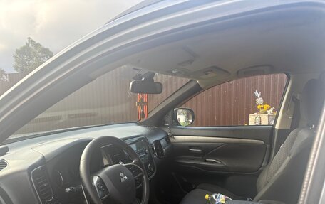 Mitsubishi Outlander III рестайлинг 3, 2012 год, 980 000 рублей, 8 фотография