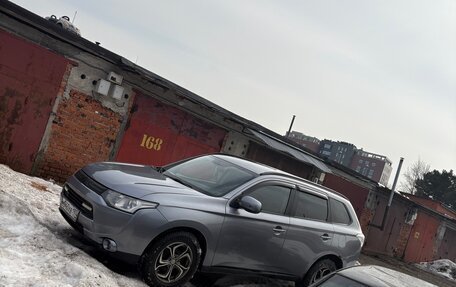 Mitsubishi Outlander III рестайлинг 3, 2012 год, 980 000 рублей, 9 фотография