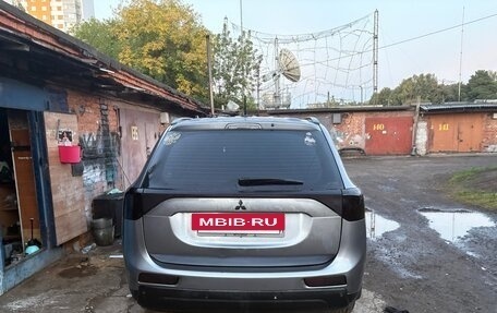 Mitsubishi Outlander III рестайлинг 3, 2012 год, 980 000 рублей, 3 фотография
