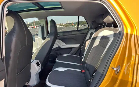 Volkswagen T-Cross I, 2023 год, 1 999 008 рублей, 9 фотография