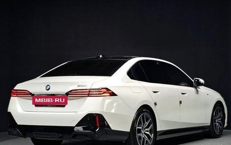 BMW 5 серия, 2024 год, 6 734 000 рублей, 2 фотография