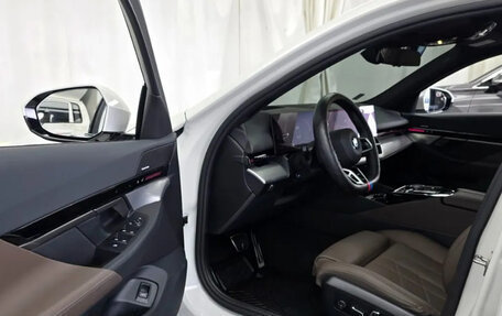 BMW 5 серия, 2024 год, 6 734 000 рублей, 5 фотография