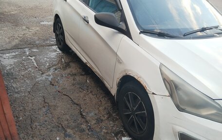 Hyundai Solaris II рестайлинг, 2015 год, 420 000 рублей, 6 фотография