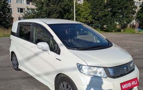 Honda Freed I, 2012 год, 1 050 000 рублей, 2 фотография