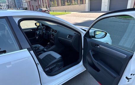 Volkswagen Jetta VI, 2013 год, 1 199 000 рублей, 14 фотография