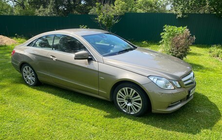 Mercedes-Benz E-Класс, 2011 год, 1 600 000 рублей, 3 фотография