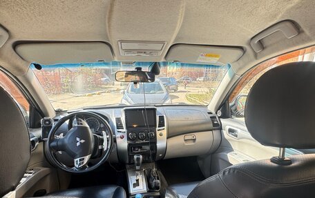 Mitsubishi Pajero Sport II рестайлинг, 2011 год, 1 950 000 рублей, 8 фотография