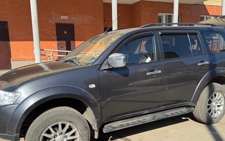 Mitsubishi Pajero Sport II рестайлинг, 2011 год, 1 950 000 рублей, 2 фотография