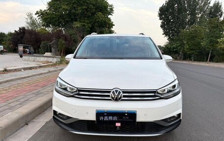 Volkswagen Touran III, 2022 год, 1 770 000 рублей, 1 фотография
