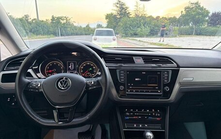 Volkswagen Touran III, 2022 год, 1 770 000 рублей, 14 фотография