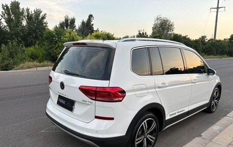Volkswagen Touran III, 2022 год, 1 770 000 рублей, 6 фотография