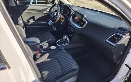 KIA cee'd III, 2021 год, 1 800 000 рублей, 10 фотография