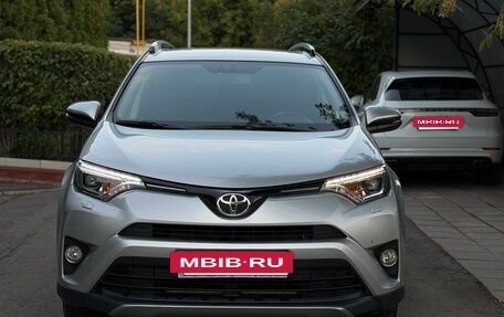 Toyota RAV4, 2017 год, 2 550 000 рублей, 7 фотография