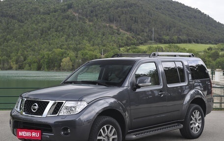 Nissan Pathfinder, 2012 год, 1 870 000 рублей, 1 фотография