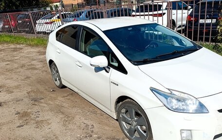 Toyota Prius, 2010 год, 800 000 рублей, 3 фотография