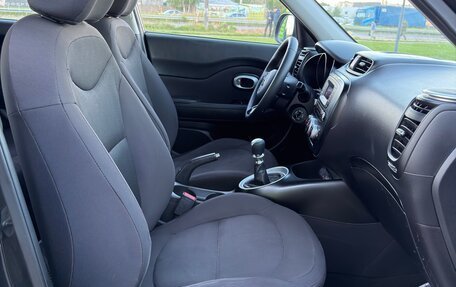 KIA Soul II рестайлинг, 2014 год, 895 000 рублей, 29 фотография