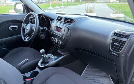 KIA Soul II рестайлинг, 2014 год, 895 000 рублей, 30 фотография