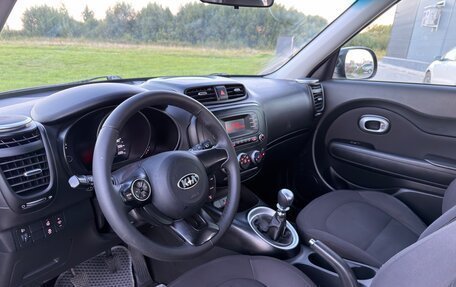 KIA Soul II рестайлинг, 2014 год, 895 000 рублей, 26 фотография
