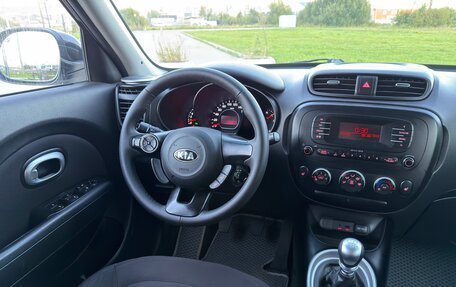 KIA Soul II рестайлинг, 2014 год, 895 000 рублей, 36 фотография