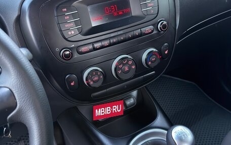 KIA Soul II рестайлинг, 2014 год, 895 000 рублей, 38 фотография