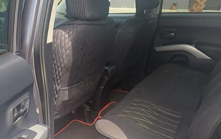Mitsubishi Outlander III рестайлинг 3, 2008 год, 918 000 рублей, 13 фотография