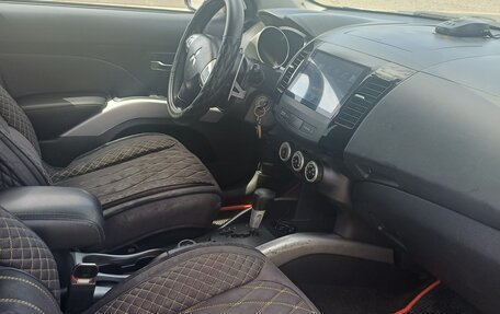 Mitsubishi Outlander III рестайлинг 3, 2008 год, 918 000 рублей, 16 фотография