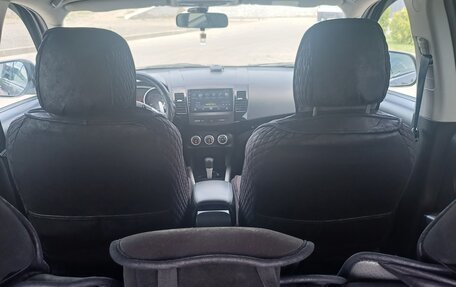 Mitsubishi Outlander III рестайлинг 3, 2008 год, 918 000 рублей, 23 фотография