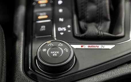 Volkswagen Tiguan II, 2017 год, 2 000 000 рублей, 21 фотография