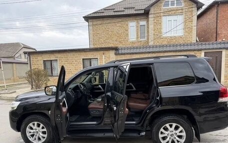Toyota Land Cruiser 200, 2016 год, 5 500 000 рублей, 1 фотография