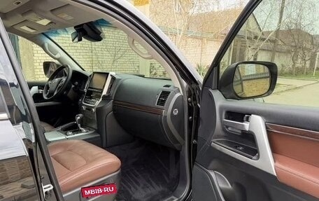 Toyota Land Cruiser 200, 2016 год, 5 500 000 рублей, 3 фотография