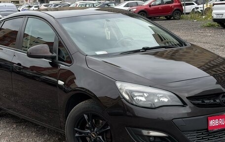 Opel Astra J, 2013 год, 670 000 рублей, 1 фотография