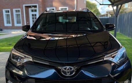 Toyota RAV4, 2019 год, 2 700 000 рублей, 4 фотография