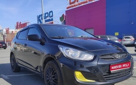 Hyundai Solaris II рестайлинг, 2011 год, 815 000 рублей, 1 фотография