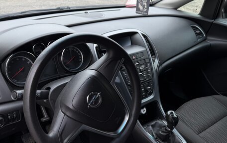 Opel Astra J, 2013 год, 670 000 рублей, 5 фотография