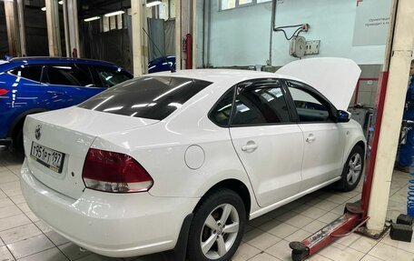 Volkswagen Polo VI (EU Market), 2011 год, 990 000 рублей, 2 фотография
