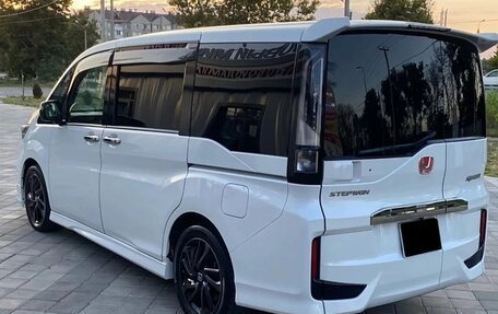 Honda Stepwgn IV, 2021 год, 1 990 000 рублей, 7 фотография