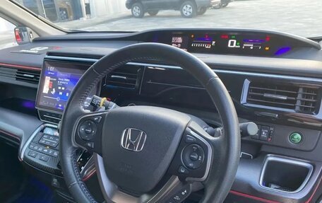 Honda Stepwgn IV, 2021 год, 1 990 000 рублей, 10 фотография