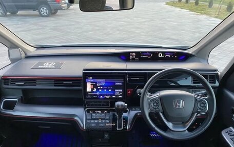 Honda Stepwgn IV, 2021 год, 1 990 000 рублей, 11 фотография