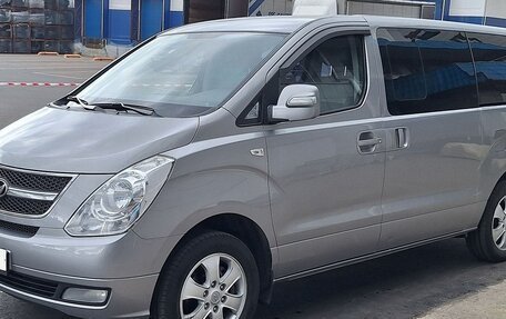Hyundai Grand Starex Grand Starex I рестайлинг 2, 2014 год, 2 000 000 рублей, 3 фотография