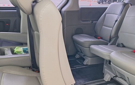 Hyundai Grand Starex Grand Starex I рестайлинг 2, 2014 год, 2 000 000 рублей, 9 фотография