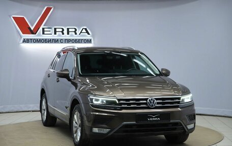 Volkswagen Tiguan II, 2017 год, 2 150 000 рублей, 3 фотография