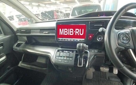 Honda Stepwgn IV, 2019 год, 1 830 000 рублей, 6 фотография