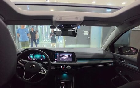 Volkswagen Golf VIII, 2023 год, 2 999 994 рублей, 5 фотография