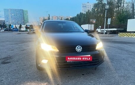Volkswagen Jetta VI, 2016 год, 1 300 000 рублей, 3 фотография
