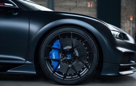 Bugatti Chiron, 2019 год, 658 000 000 рублей, 12 фотография