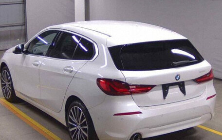 BMW 1 серия, 2024 год, 2 100 000 рублей, 2 фотография