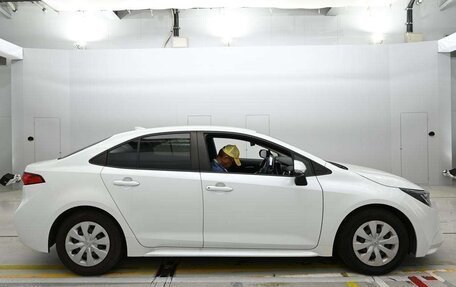 Toyota Corolla, 2022 год, 1 330 000 рублей, 5 фотография